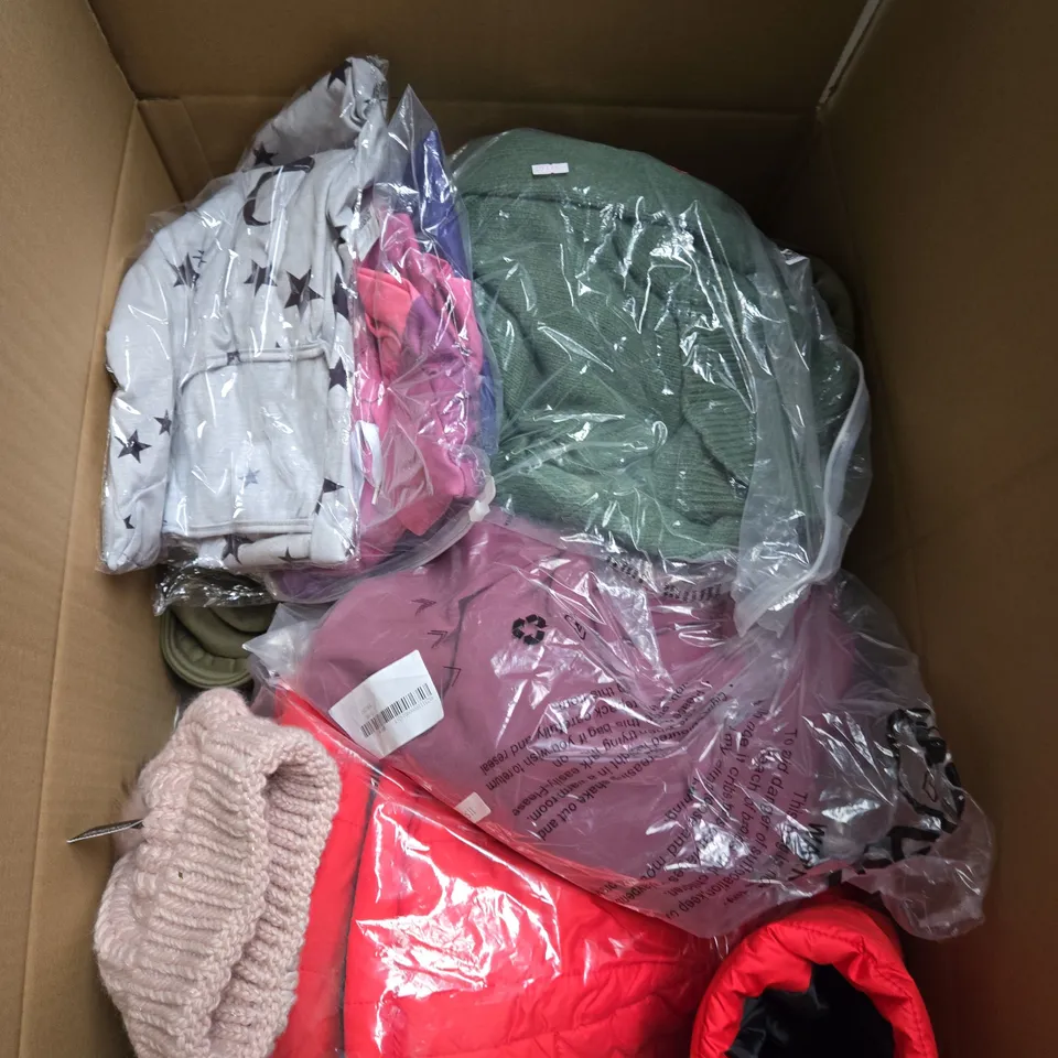 LARGE BOX OF ASSORTED CLOTHING ITEMS IN VARIOUS SIZES, STYLES AND COLOUR 