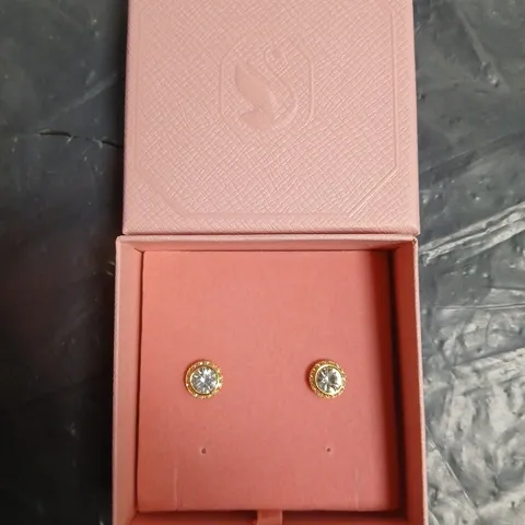 SWAROVSKI CRYSTAL STUD EARRINGS IN GOLD-TONE SETTING
