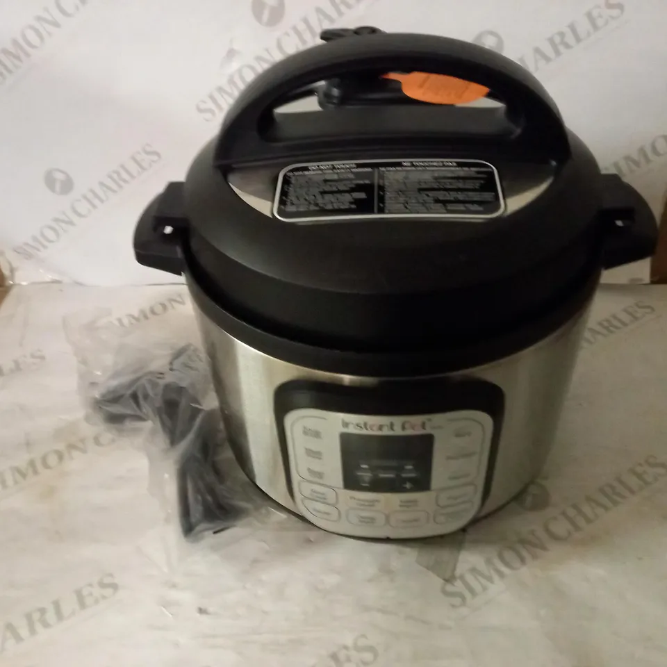INSTANT POT DUO MINI PRESSURE COOKER