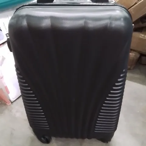 BLACK TRAVEL SUITCASE 