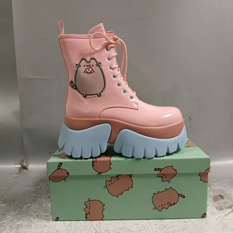 BOXED PAIR OF KOI PUSHEEN DOUGHNUTS PASTEL PATENT BOOTS IN PINK SIZE UK 4