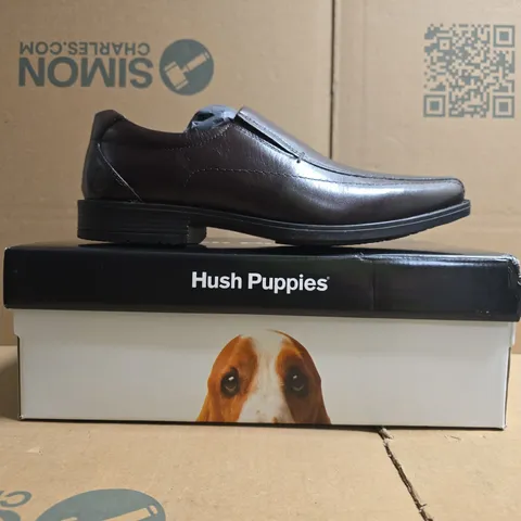 BOXED PAIR OF HUSH PUPPIES BRODY SLIP-ON SHOES IN CHOCOLATE SIZE UK 7