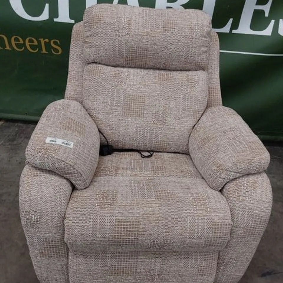 QUALITY BRITISH DESIGNER G PLAN KINGSBURY POWER RECLINING EASY CHAIR HASCOMBE SANDS FABRIC 