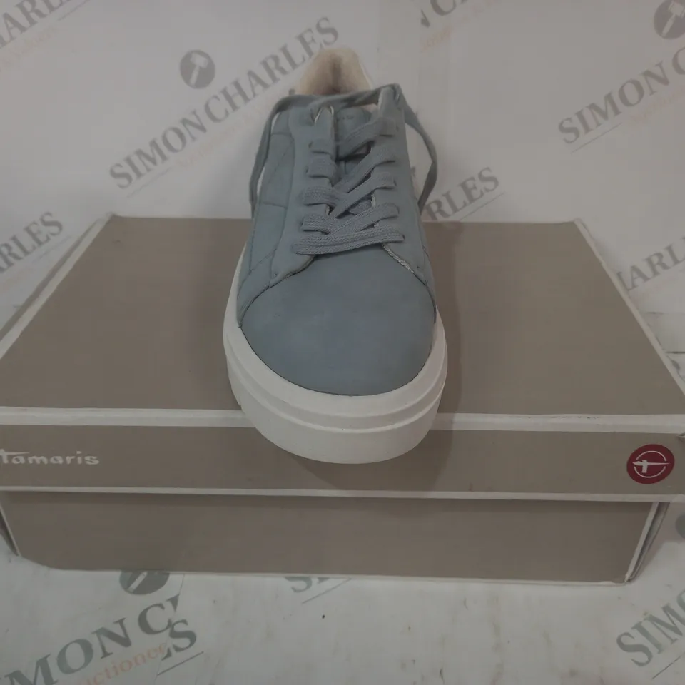 BOXED PAIR OF TAMARIS COMFORT SHOES IN BLUE EU SIZE 38