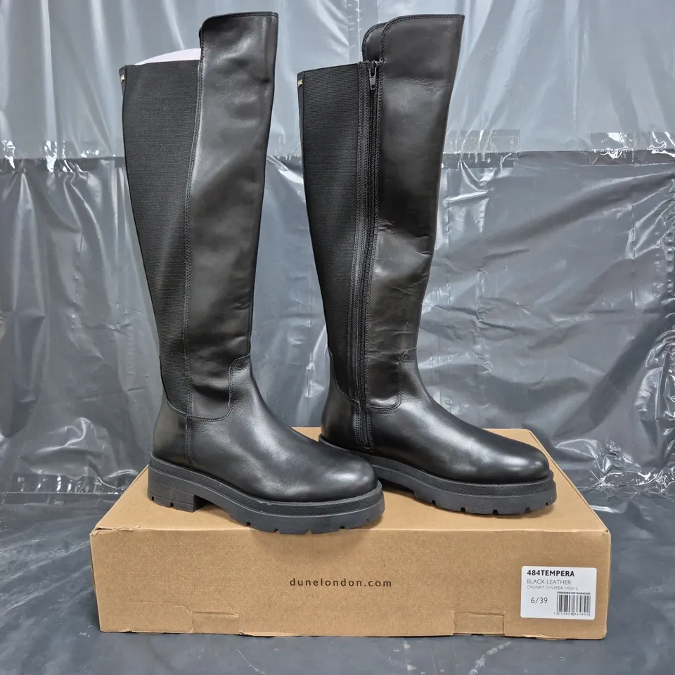 BOXED PAIR OF DUNE TEMPERA CHUNKY CHELSEA HIGH LENGTH BOOTS IN BLACK SIZE 6