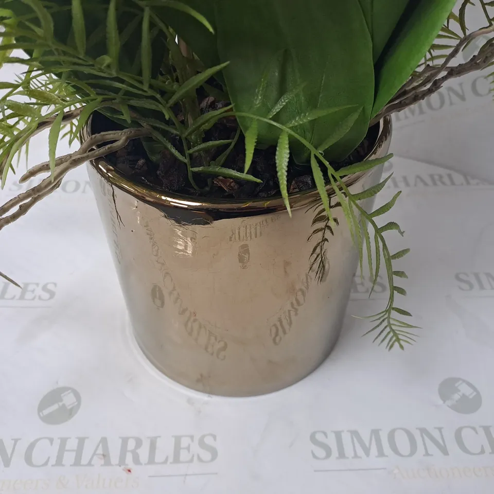 ARTIFICIAL HOUSE PLANT IN METALLIC GOLD POT