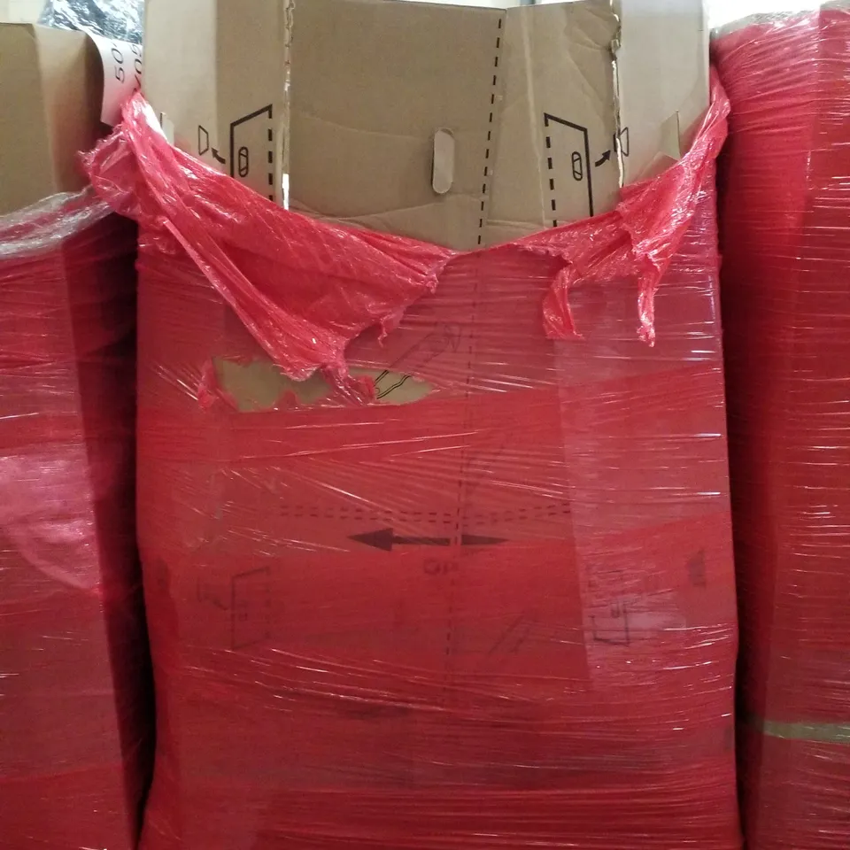 PALLET CONTAINING ASSORTED PRODUCTS INCLUDING UMBRELLA, HEATED THROW, STURDY FOLDABLE AIRER HANGER STAND, AQUARIUM LIGHT & DAY AND NIGHT ROLLER BLIND