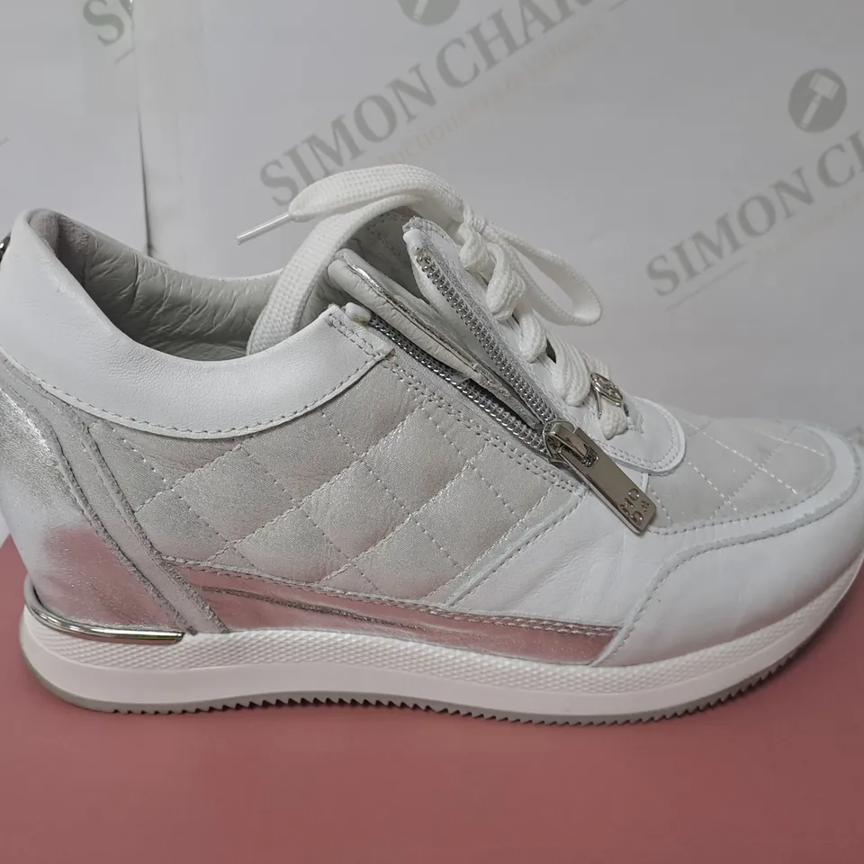 MODA IN PELLE BOXED WHITE LEATHER  ZIPPED TRAINERS SIZE 5
