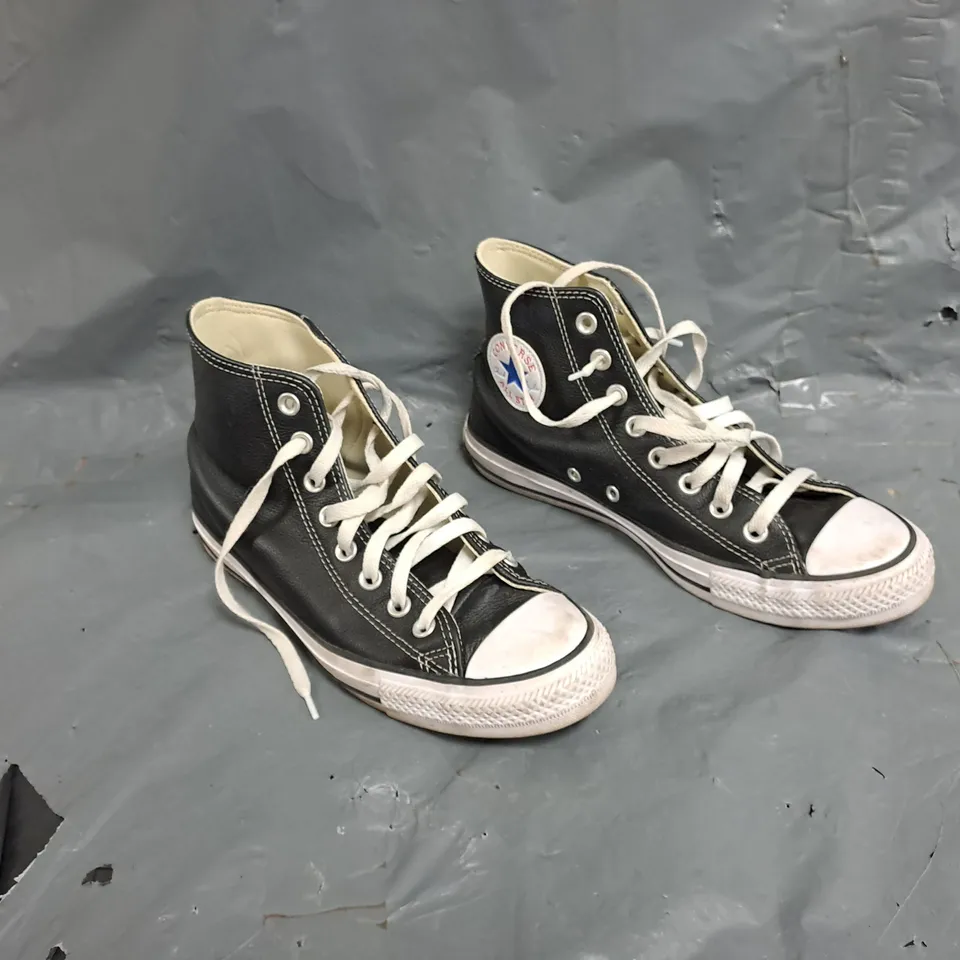 UNBOXED PAIR OF CONVERSE HIGH TOP TRAINERS BLACK UK 7