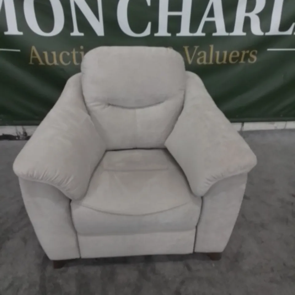 DESIGNER G PLAN MADE JACKSON MONTILLA ALMOND FABRIC ELECTRIC RECLINING ARM CHAIR