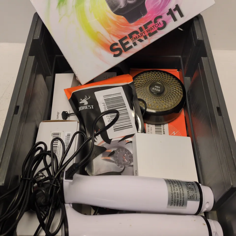 BOX CONTAINING A MIX OF APPROXIMATELY 15 ITEMS INCLUDING SMARTWATCH, CARD READER, VOICE RECORDER ETC.
