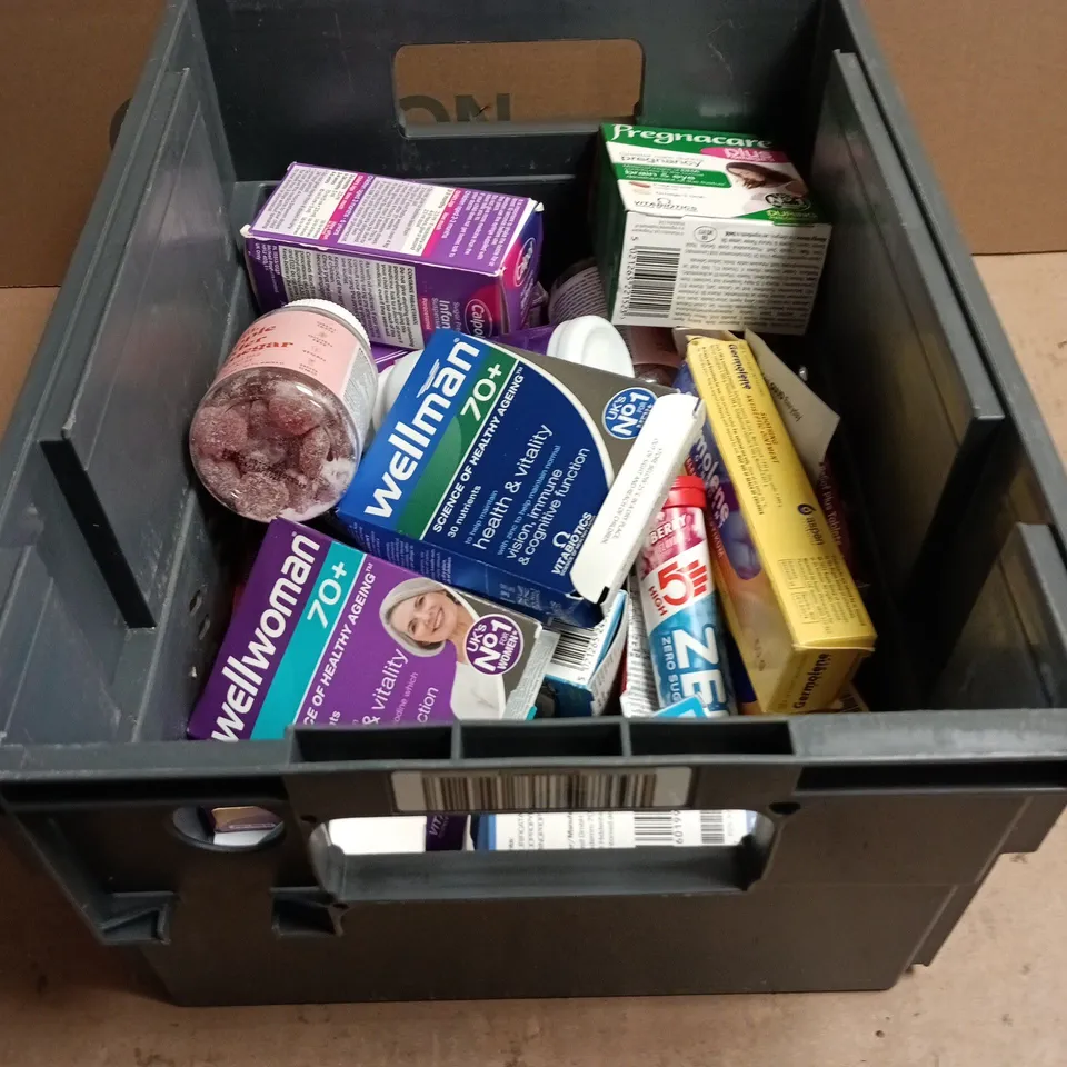 TOTE OF APPROXIMATELY 20 ASSORTED HEALTH/VITAMIN RELATED ITEMS TO INCLUDE WELLWOMAN 70+, WELLMAN 70+, PREGNACARE PLUS, CALPOL, APPLE CIDER VINEGAR GUMMIES ETC