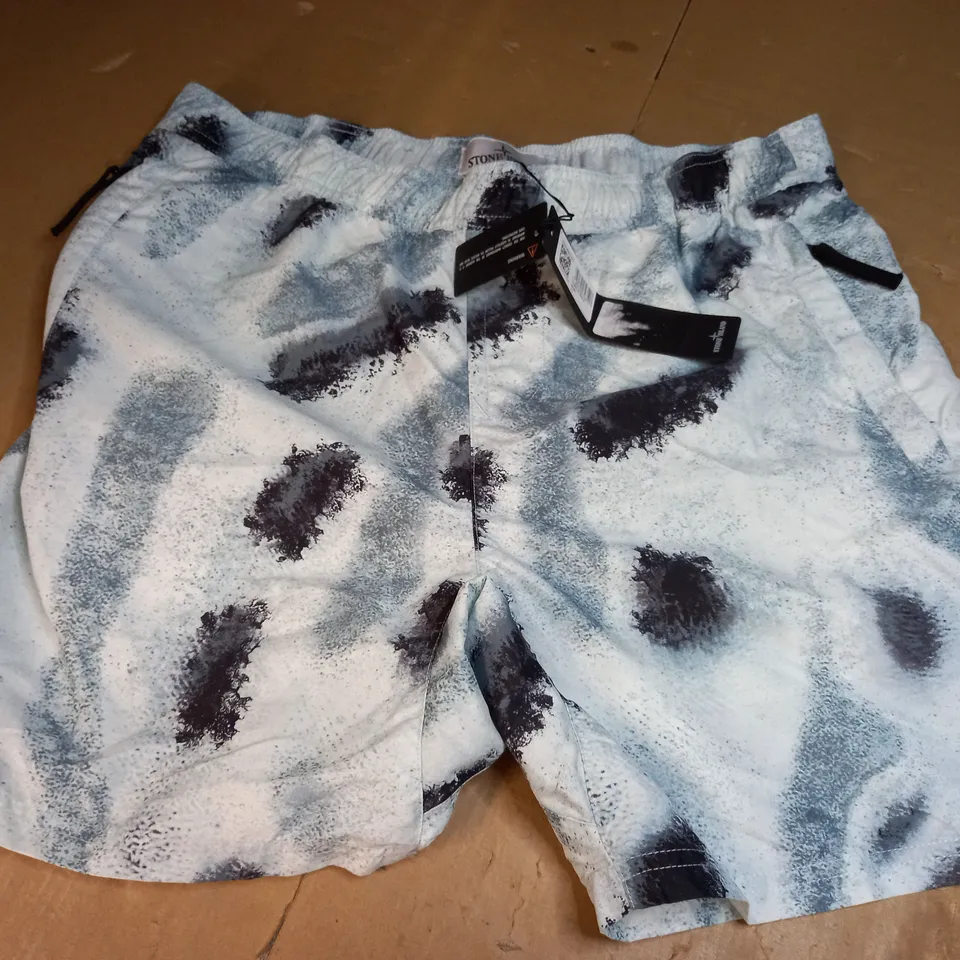 STONE ISLAND MARINA SHORTS - MEDIUM