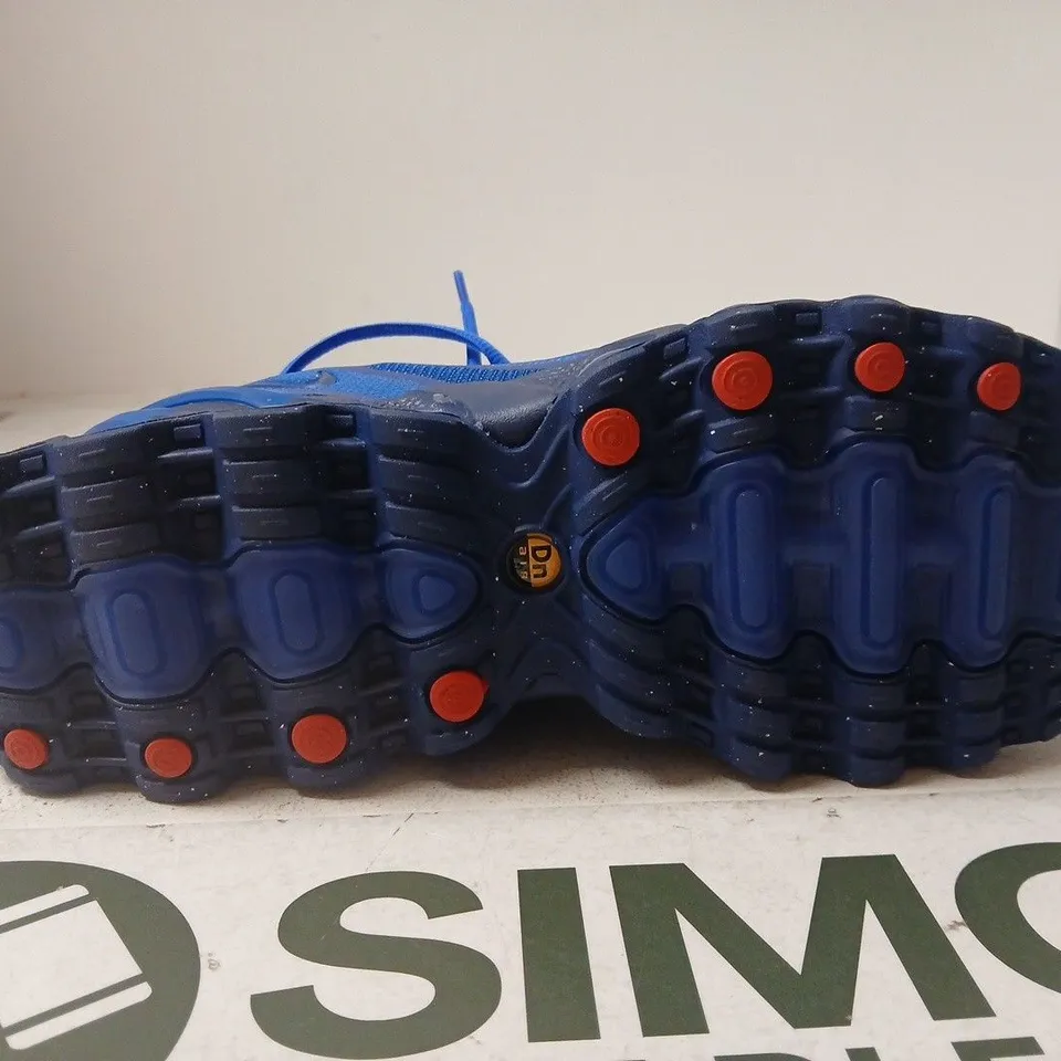 NIKE AIR MAX DN8 - UK SIZE 8