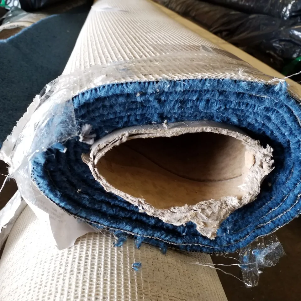 ROLL OF QUALITY DRAYTON TWIST AB 81 AZURE CARPET APPROXIMATELY 3.68×5M