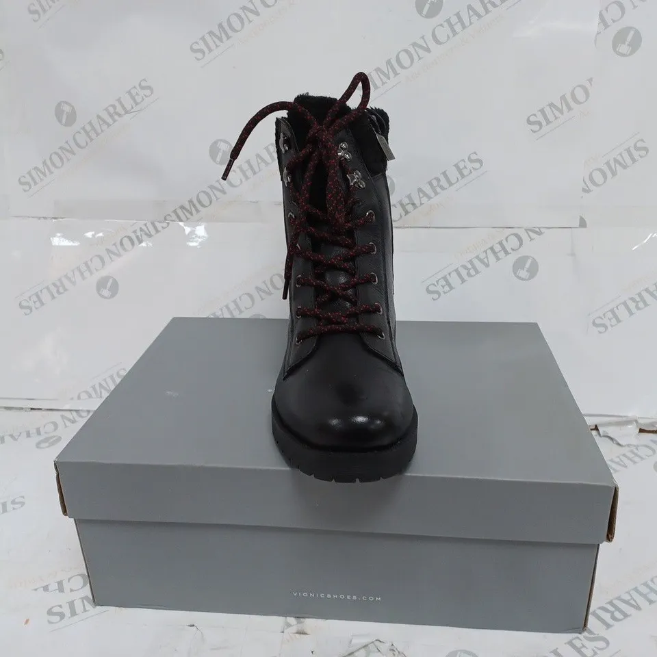 BOXED VIONIC MYSTIC ZOE URBAN HIKER LEATHER BOOTS- SIZE 6 