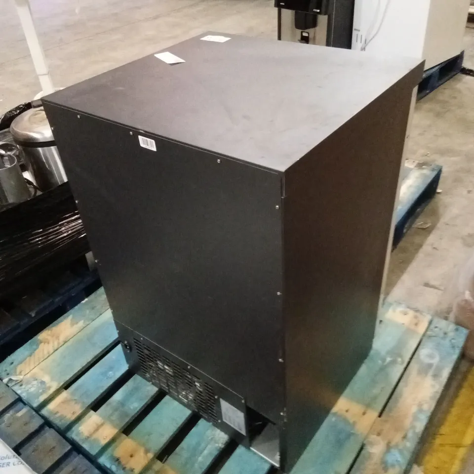 GAMKO MG3/150LCSN SINGLE DOOR LEFT HINGED UNDERCOUNTER BOTTLE COOLER