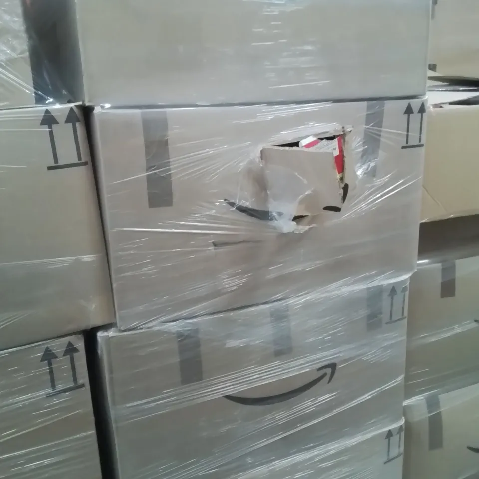 PALLET CONTAINING A LARGE QUANTITY OF BULBS 