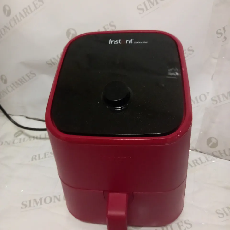 INSTANT MINI 4-IN-1 AIR FRYER