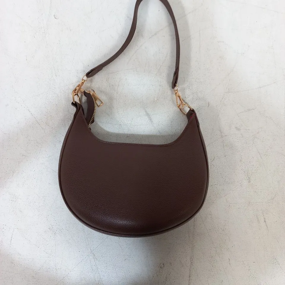 BROWN PEBBLE LEATHER CRESCENT SHOULDER BAG.