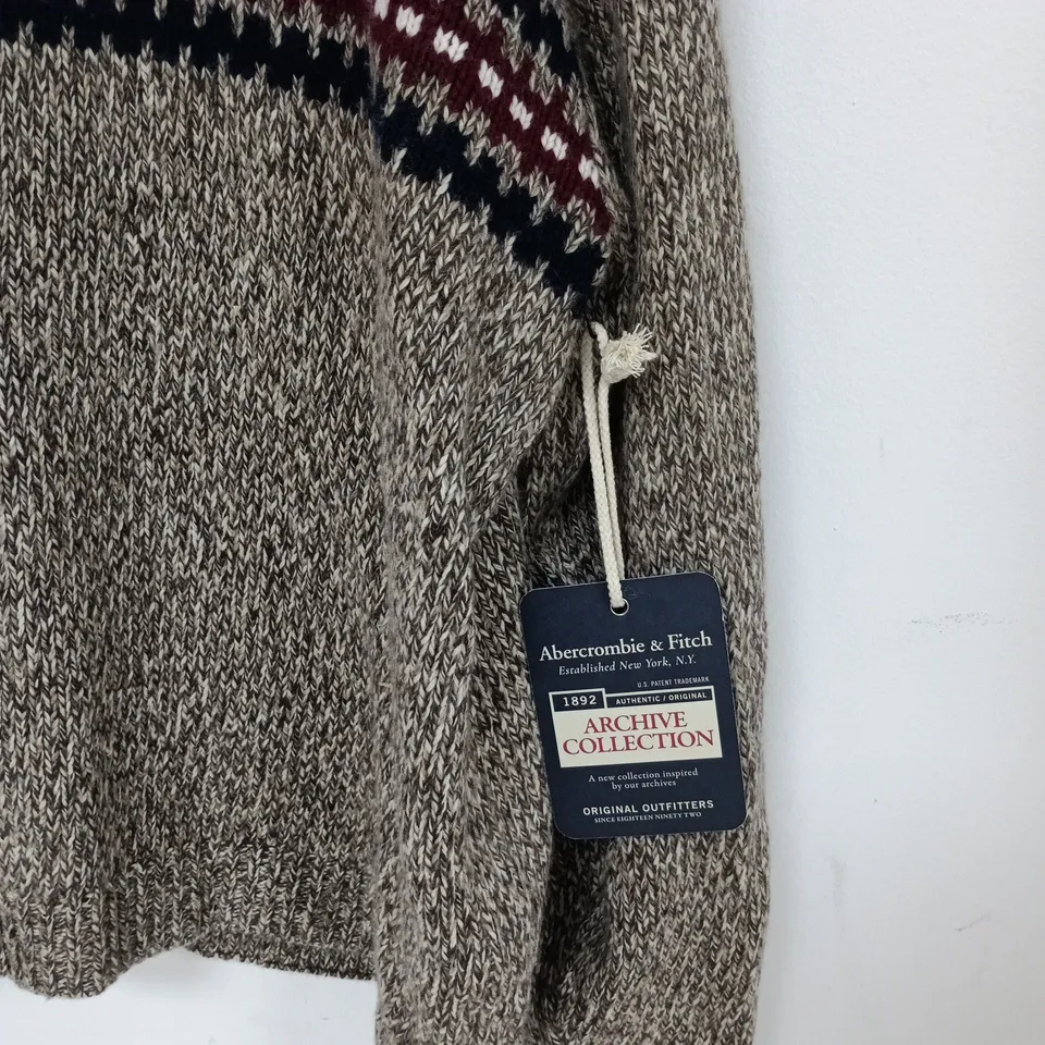 ABERCROMBIE & FITCH THE BIG SWEATER - L