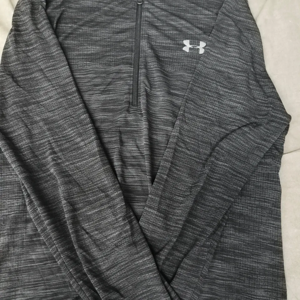 UNDER ARMOUR LONG SLEEVE 1/4 TOP IN BLACK SIZE LARGE