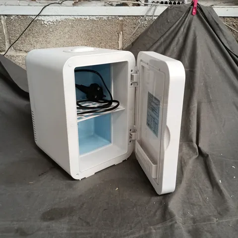 MINI FRIDGE MZA-8 – 8L, DUAL-VOLTAGE (12V/DC & 230V/AC), WHITE