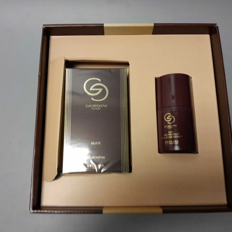 BOXED GIORDANI GOLD SET