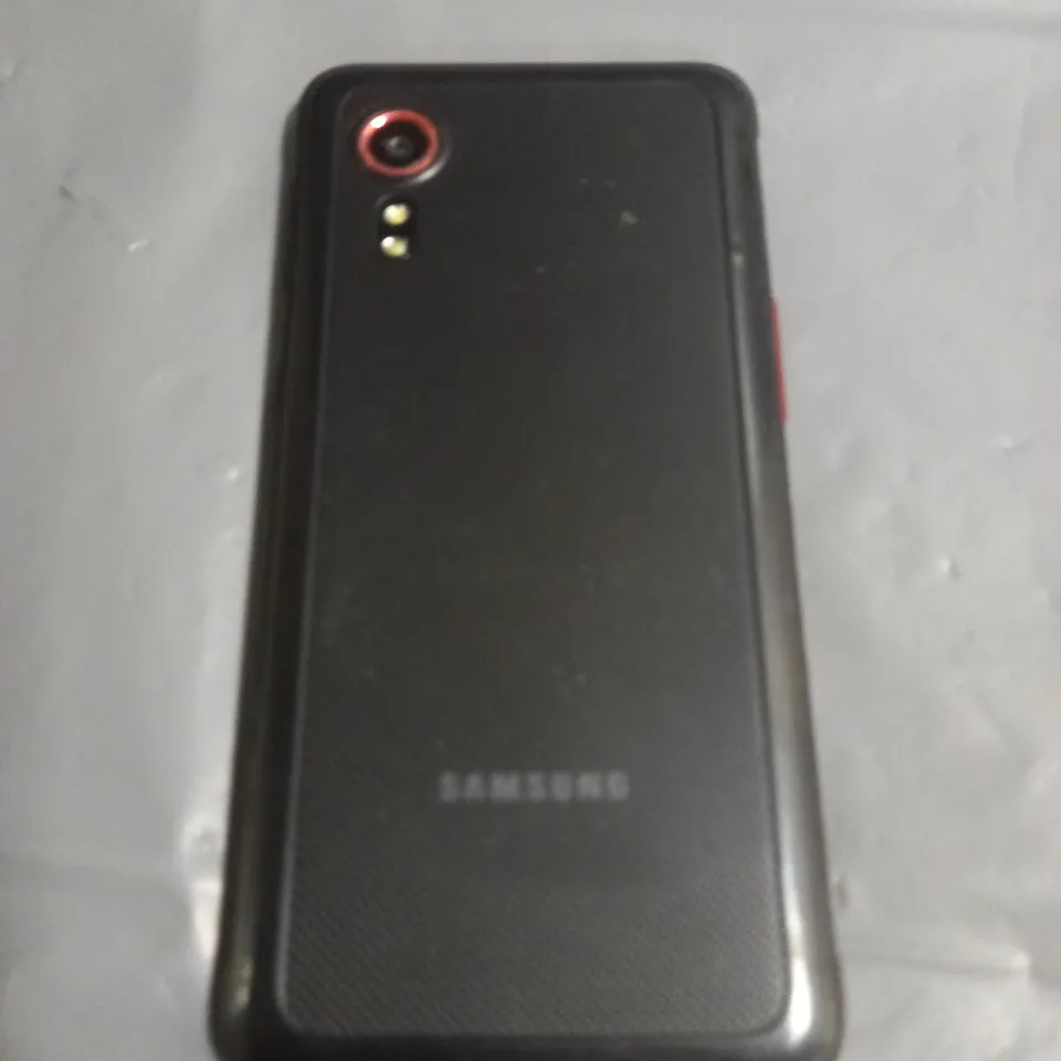 UNBOXED SAMSUNG MOBILE PHONE IN BLACK