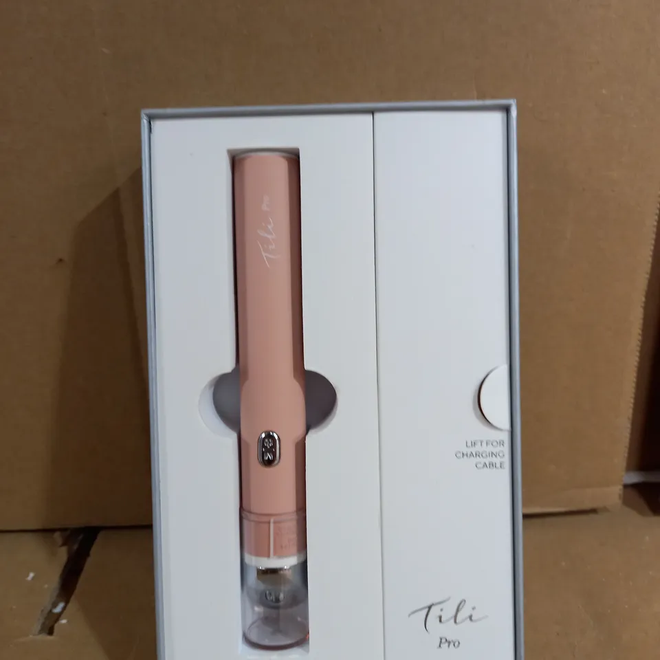 OUTLET TILI PRO ANTI-AGEING LIP & EYE WITH LED LIGHT