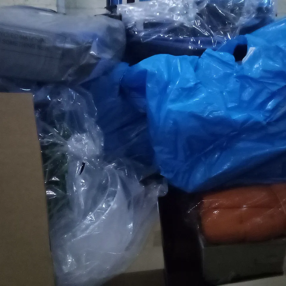 PALLET OF ASSORTED ITEMS INCLUDING TOILET SEAT, STEEL PET STAIRS, SPIN MOP, FOLDING TOWEL RACK