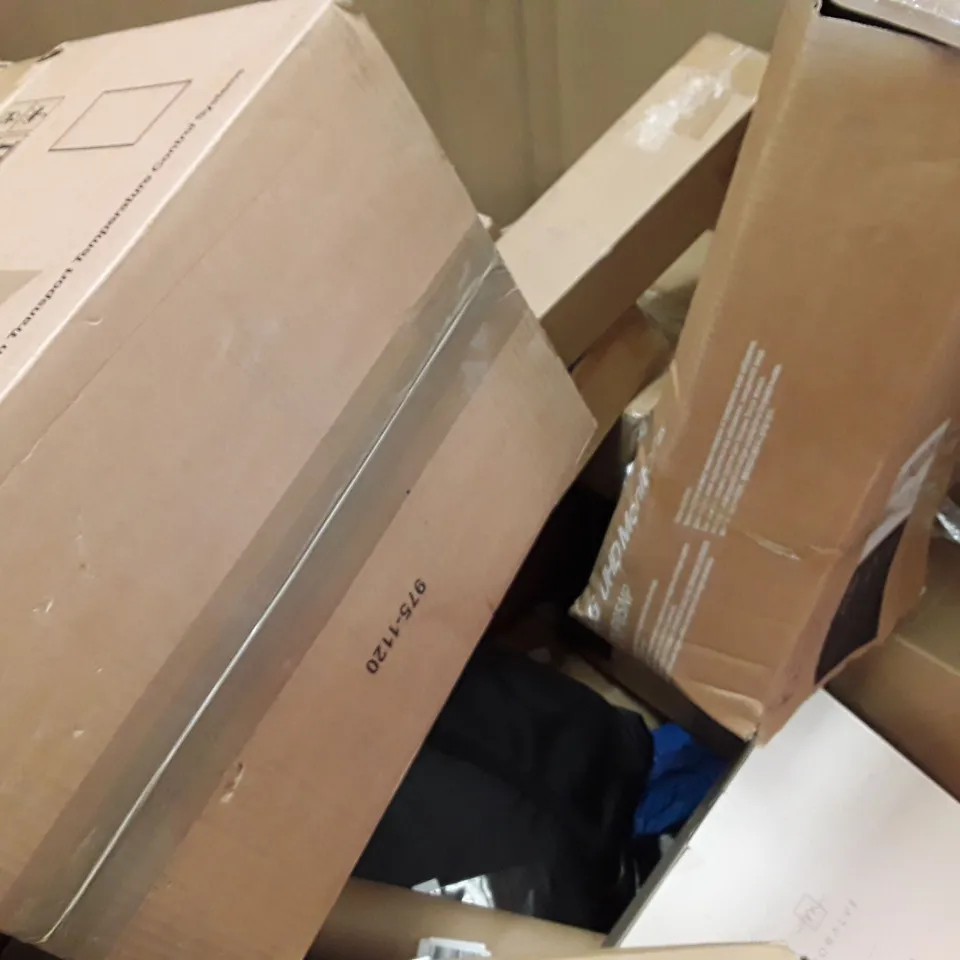 PALLET TO CONTAIN AN ASSORTMENT OF HOUSEHOLD ITEMS TO INCLUDE OFFICE CHAIRS, RETRACTABLE GATES, MIRRORS AND BIKE REPAIR STAND ECT