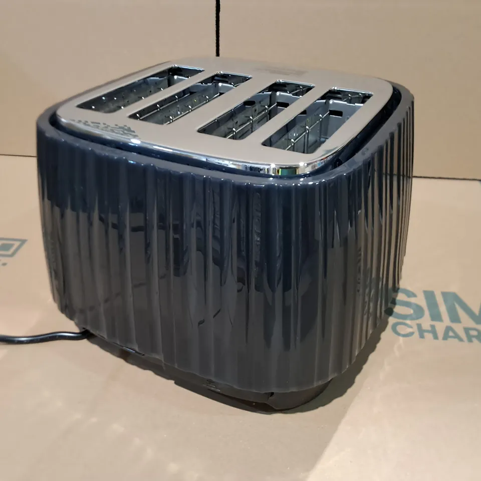 BOXED DELONGHI BALLERINA 4 SLICE TOASTER IN BLACK RRP £69