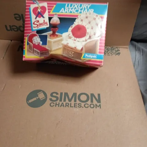 BOXED VINTAGE SINDY PEDIGREE LUXURY ARMCHAIR 