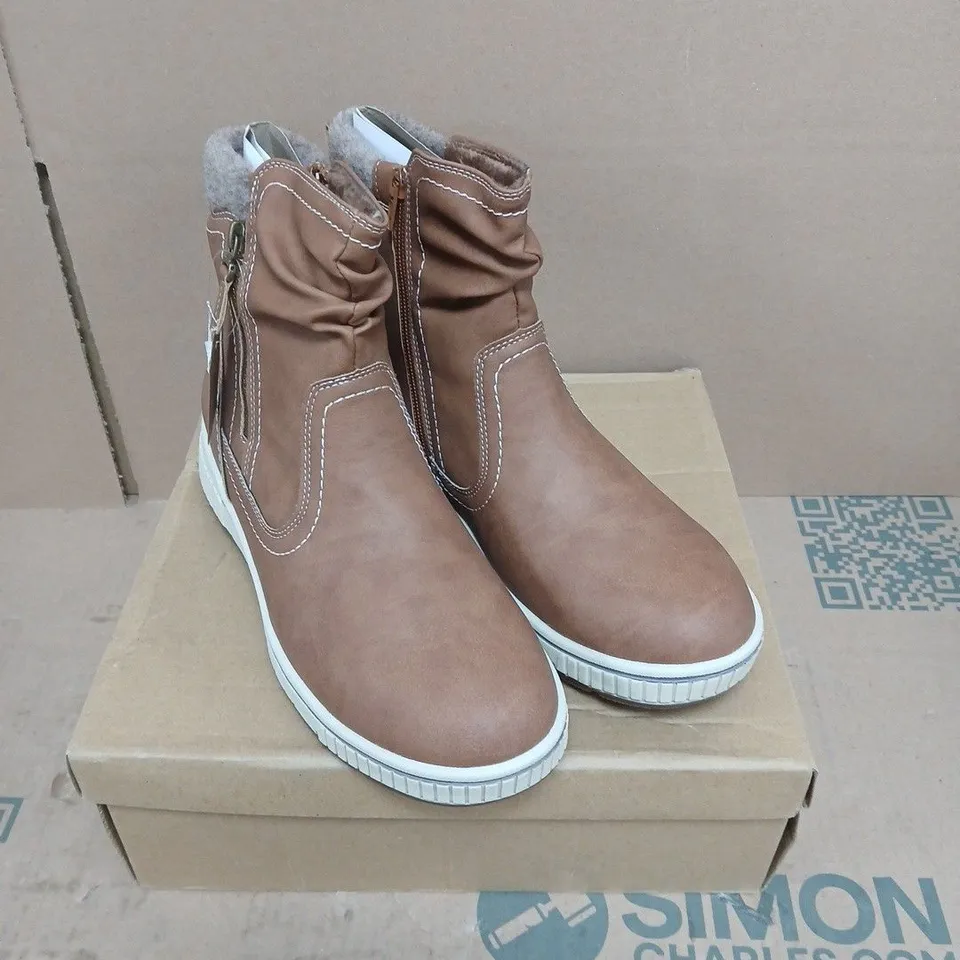 JO & JOE SUTTON COGNAC BOOTS – UK 8