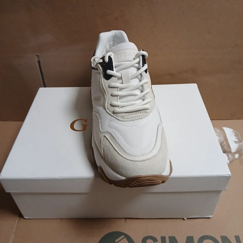 BOXED PAIR OF GUESS WHITE TRAINERS – UK5 