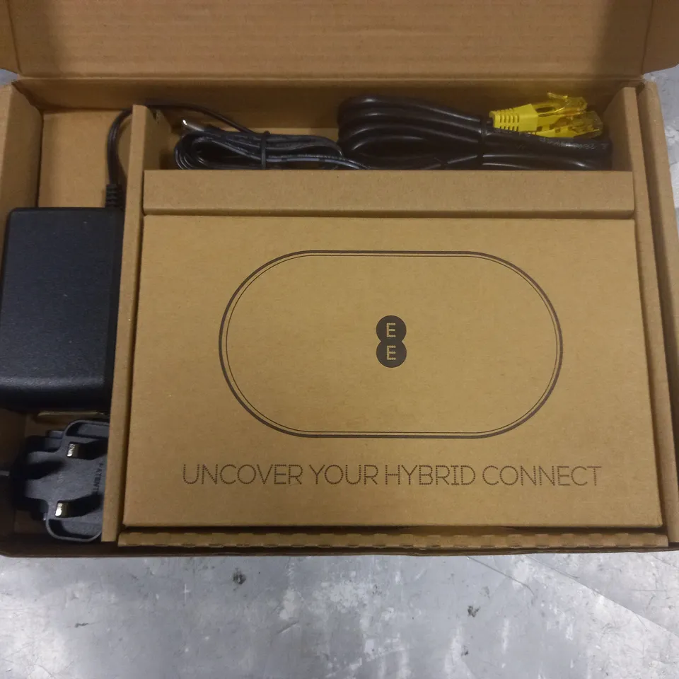 BOXED EE BROADBAND HUB