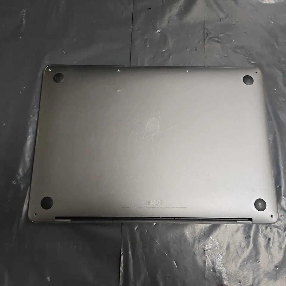 APPLE MACBOOK PRO (A2289)