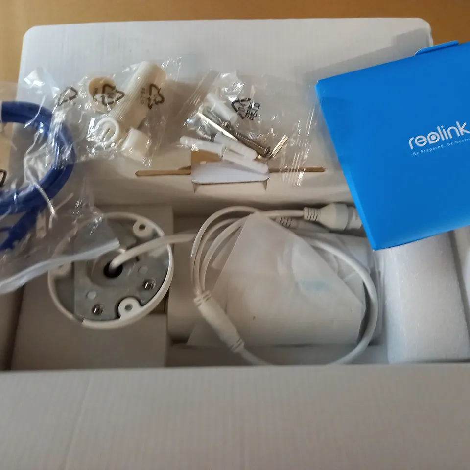 BOXED REALINK RLC-811A 8MP SECURITY CAMERA