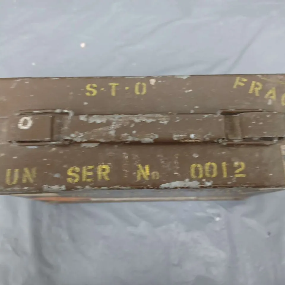 AMMUNITIONS CASE FOR CARTRIDGES FOR WEAPONS UK MILITARY ISSUE