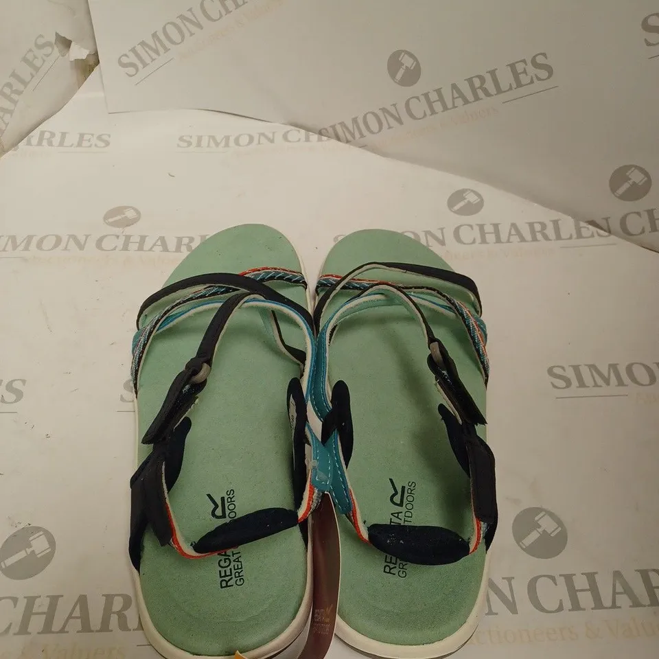 REGATTA LADY SANTA ROMA SANDALS SIZE 6