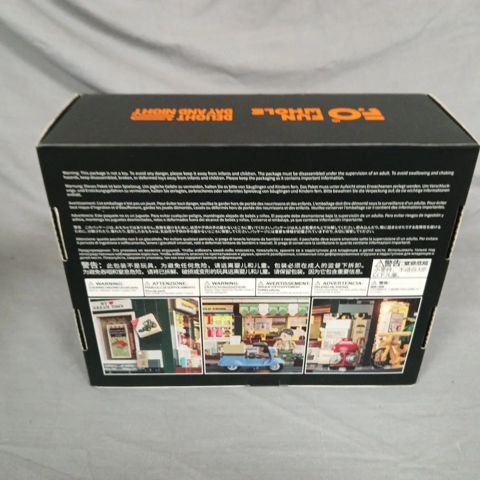 SEALED DELIGHT DAY & NIGHT NEWSTAND 556-PIECE CONSTRUCTION SET - F9023