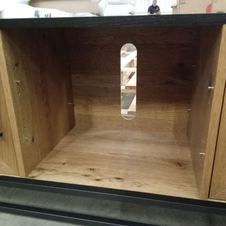 QUALITY DESIGNER INDUS RUSTIC OAK & PEPPERCORN MEDIA UNIT