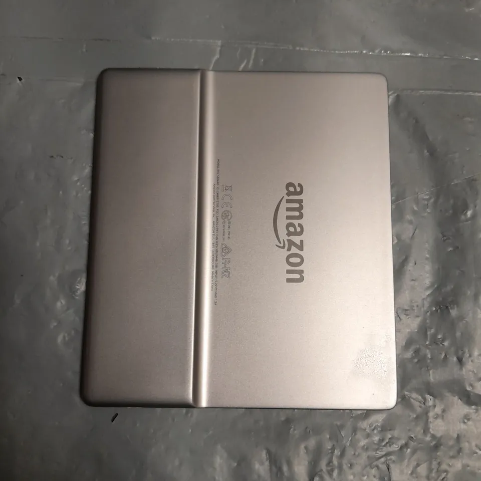 UNBOXED AMAZON E-READER - S8IN4O