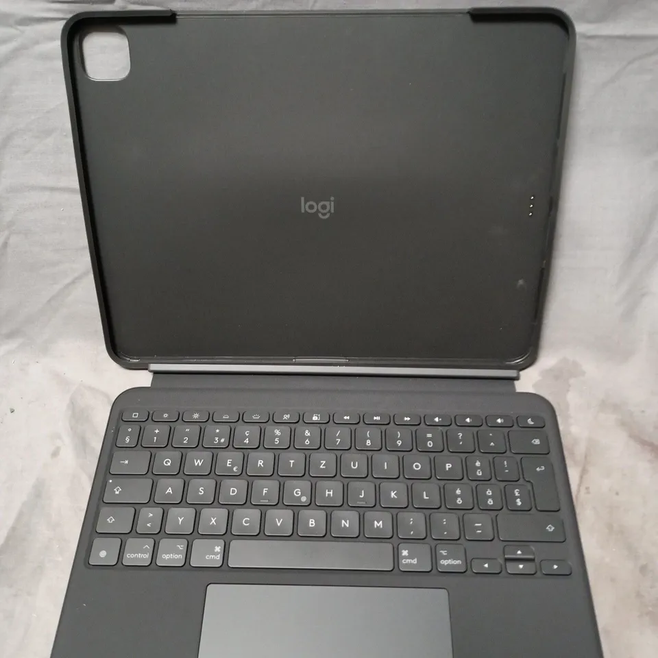 BOXED LOGITECH COMBO TOUCH IPAD PRO 13" TABLET KEYBOARD CASE - SWISS LAYOUT 