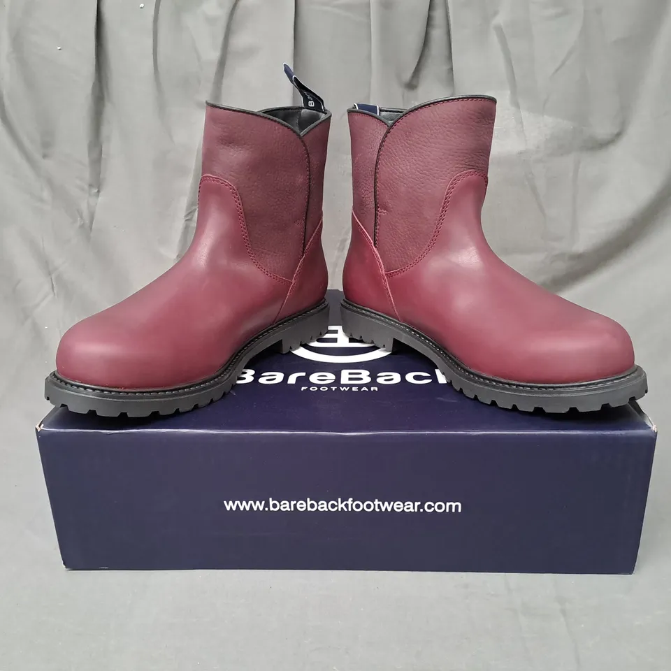 BOXED PAIR OF BAREBACK QUEBEC WATERPROOF ANKLE BOOTS IN BORDEAUX UK SIZE 7
