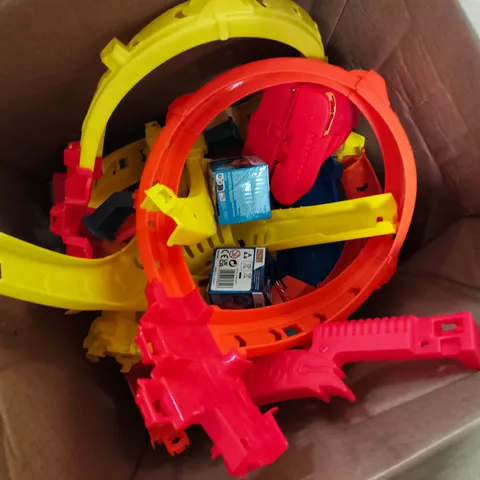 APPROXIMATELY 4 ASSORTED TOYS & GAMES PRODUCTS TO INCLUDE Sonic light up ball, little live pets, hot wheels track parts, ETC - COLLECTION ONLY