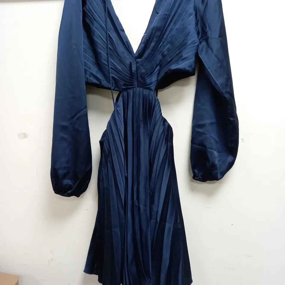 ABERCROMBIE & FITCH PUFF SLEEVE DRESS IN NAVY - MEDIUM