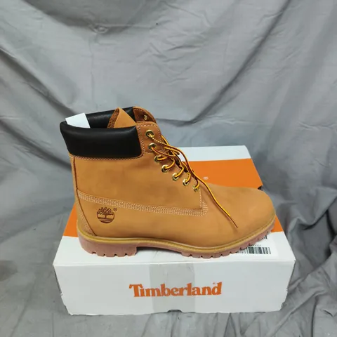 BOXED TIMBERLAND 6INCH PREMIUM BOOTS IN TAN - SIZE 11