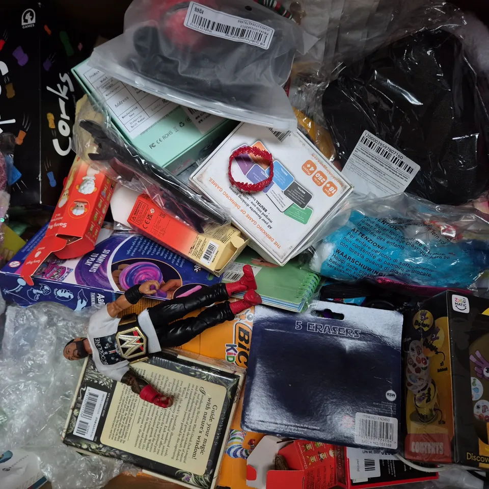 BOX OF APPROXIMATELY 20 ASSORTED TOYS AND GAMES TO INCLUDE DINO EGGS, GRABOLO, MAGIC CUBE, ETC - COLLECTION ONLY